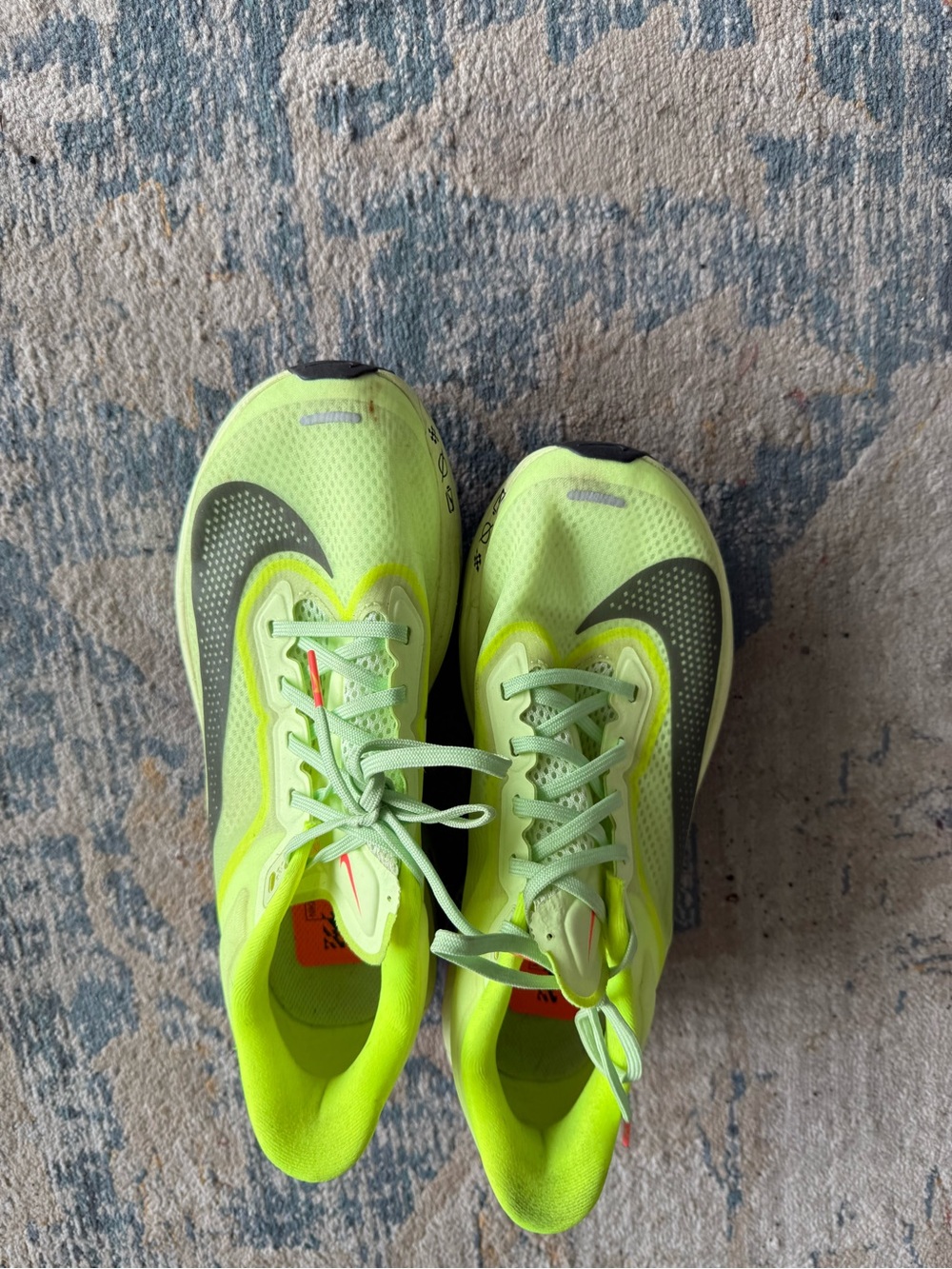 Nike ZoomX Neon Yellow Running Shoes women’s 8.5